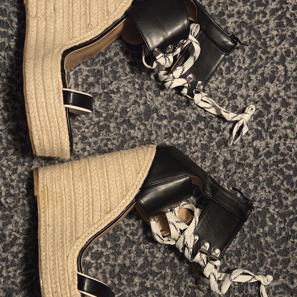SHEIN Black and Tan Wedge Sandals